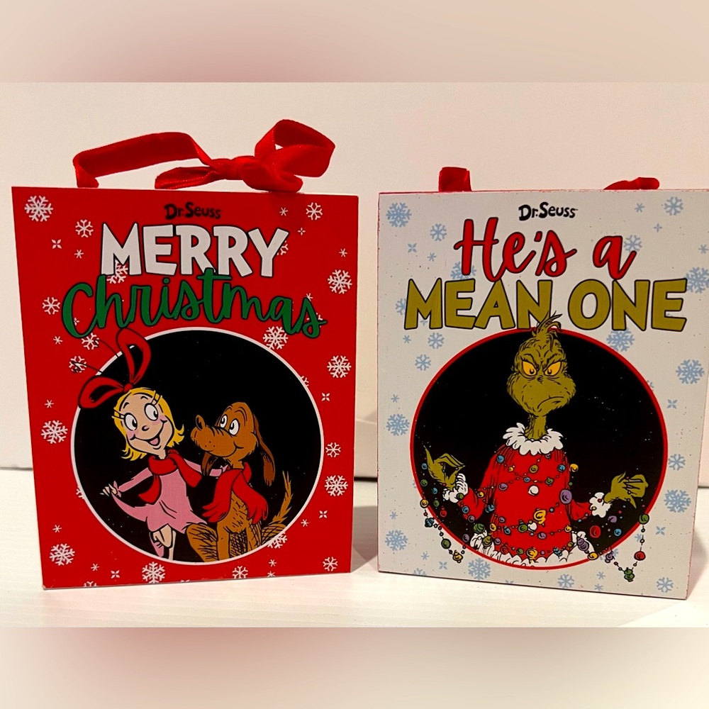ONLY 4 SETS LEFT!Cute Grinch, Max, and Cindy Lou Who Wall Hangings- Set of 2-NWT
